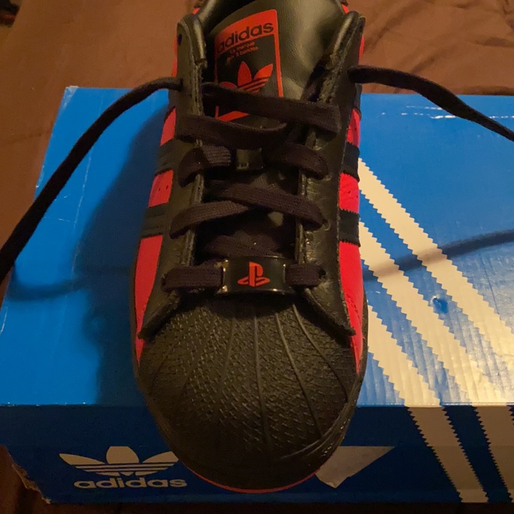 Sneakers - Picture 4 of 4